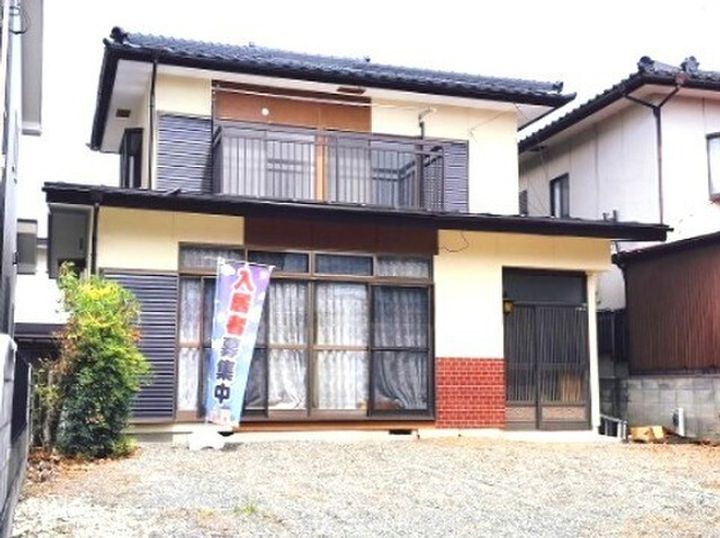 山梨県甲府市里吉1(一戸建)の賃貸物件の外観