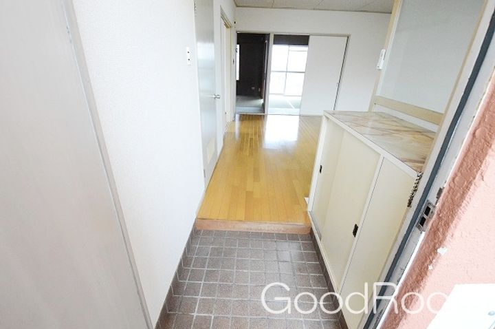 徳島県徳島市津田本町4(マンション)の賃貸物件の玄関