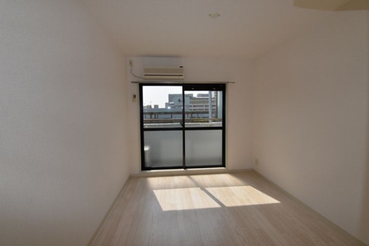 メゾン・ド・エクランの居間