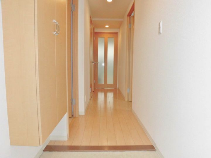 グランデ紫陽花の玄関