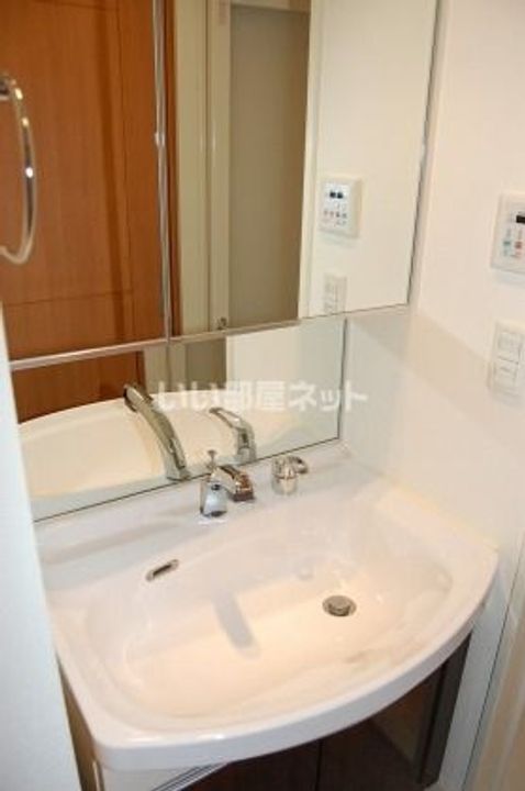 クリーデンス福島の内装