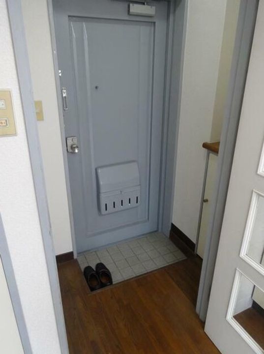 鹿児島県鹿児島市上荒田町(マンション)の賃貸物件の玄関