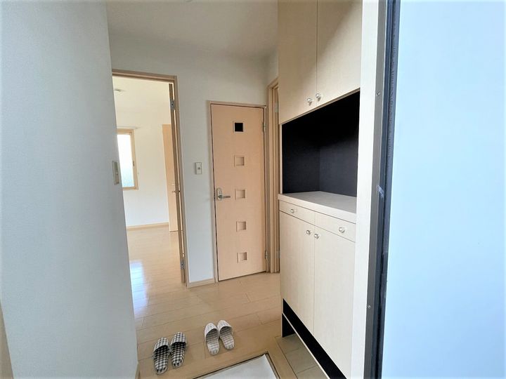 エントピア B棟の玄関