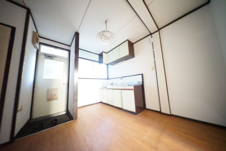 山口県下関市綾羅木本町5(アパート)の賃貸物件の居間