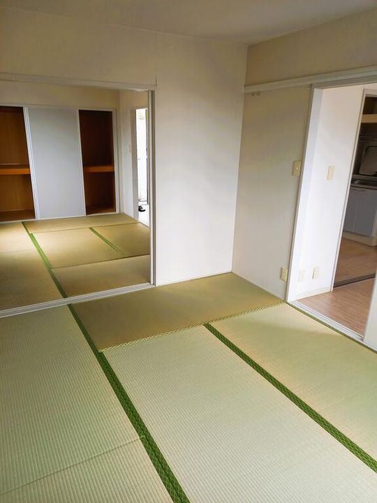 サニーコートIの居間