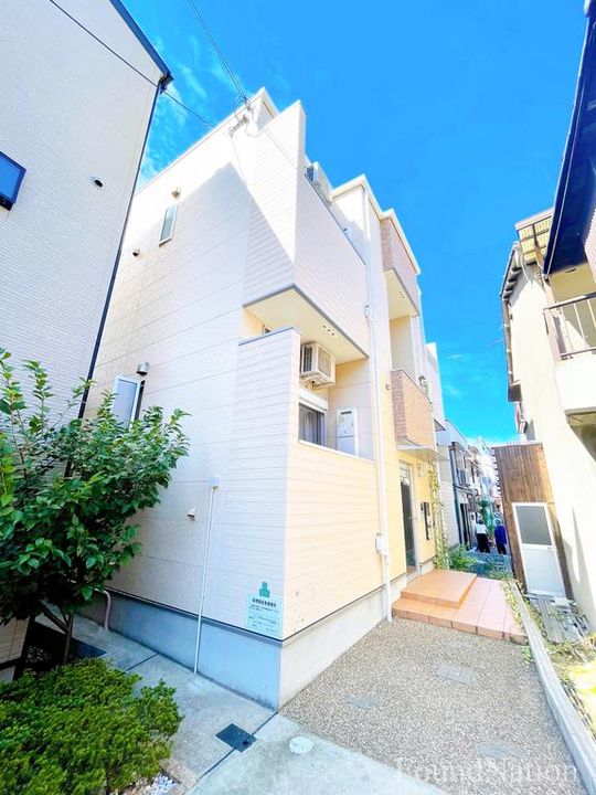 ハーモニーテラス中本の外観