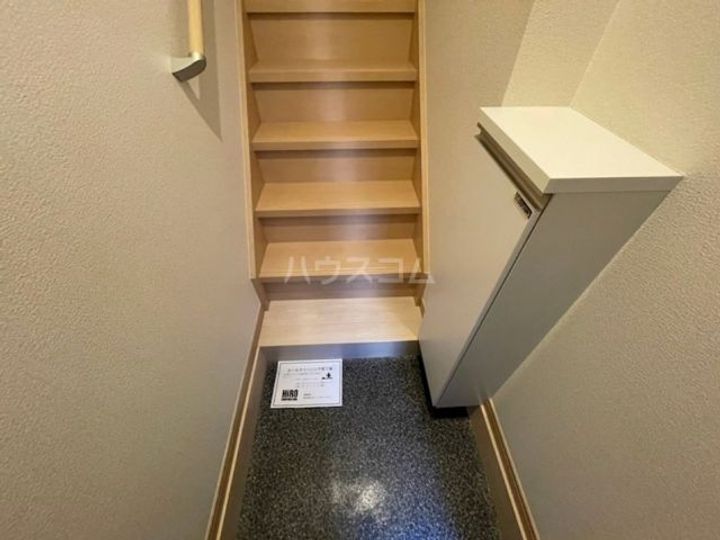 ロンディネ鷺ノ宮の玄関