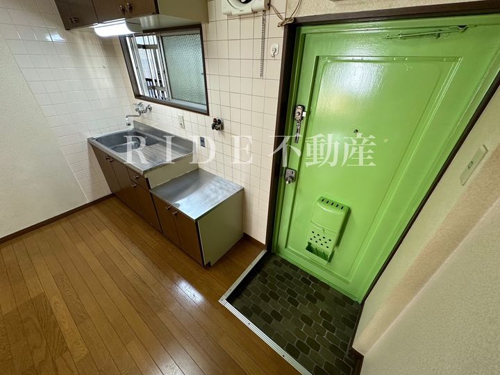 シャトー泉水の玄関