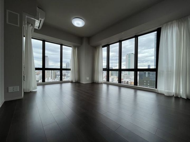 大阪府大阪市中央区安土町3(マンション)の賃貸物件の居間