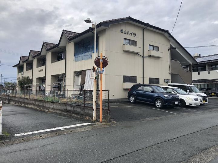 松山ハイツの外観