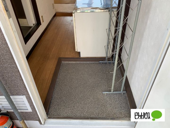 トモエハイツの玄関