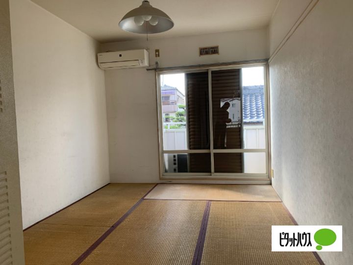 トモエハイツの居間