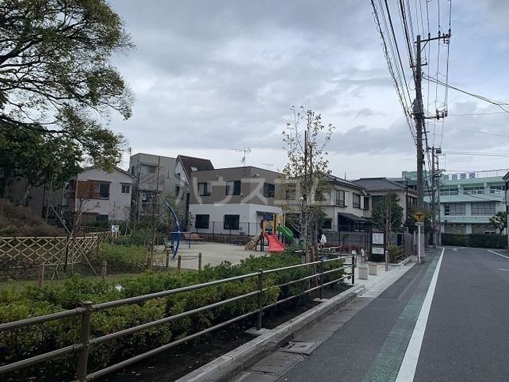 イーストテラスの周辺