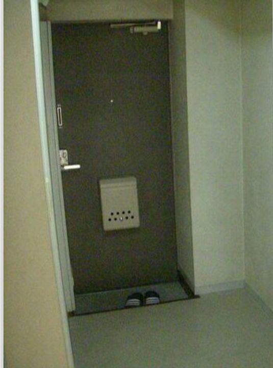 東京都杉並区下高井戸1(マンション)の賃貸物件の玄関