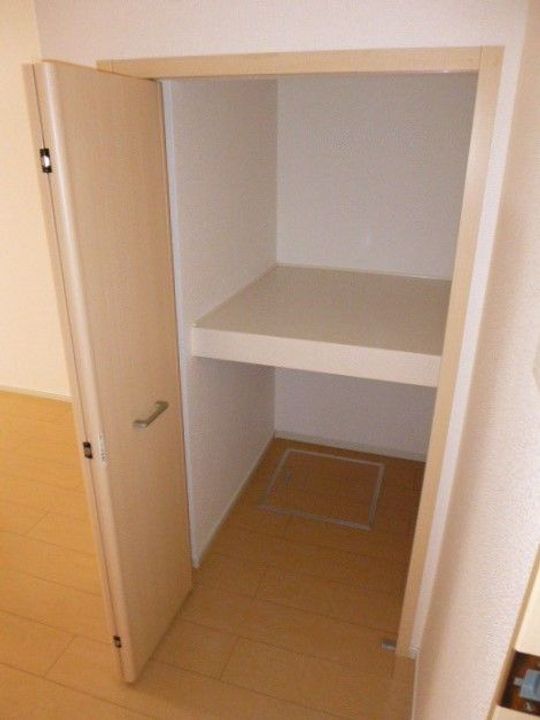 East Avenue 25の内装