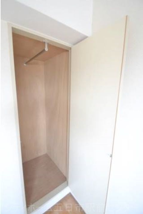 Simple Life 茜の内装