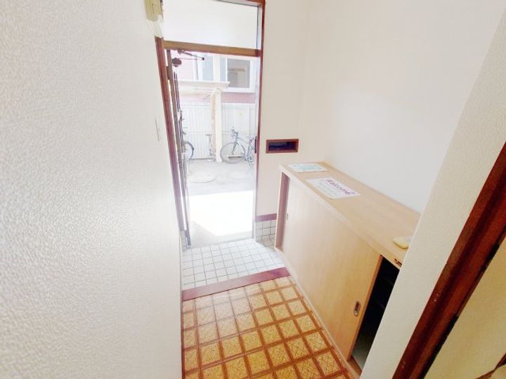 ヴィラサンビームの玄関