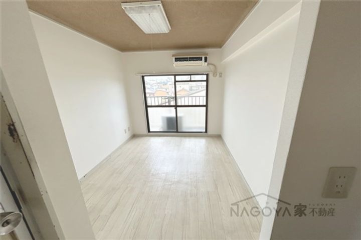 ドール青峰通の居間