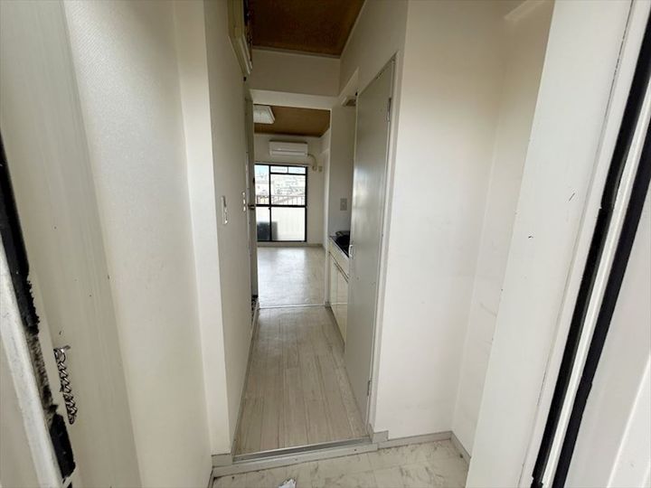 ドール青峰通の玄関