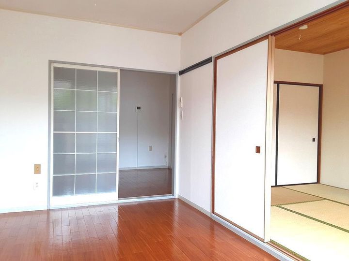 ツインビレッジAの居間