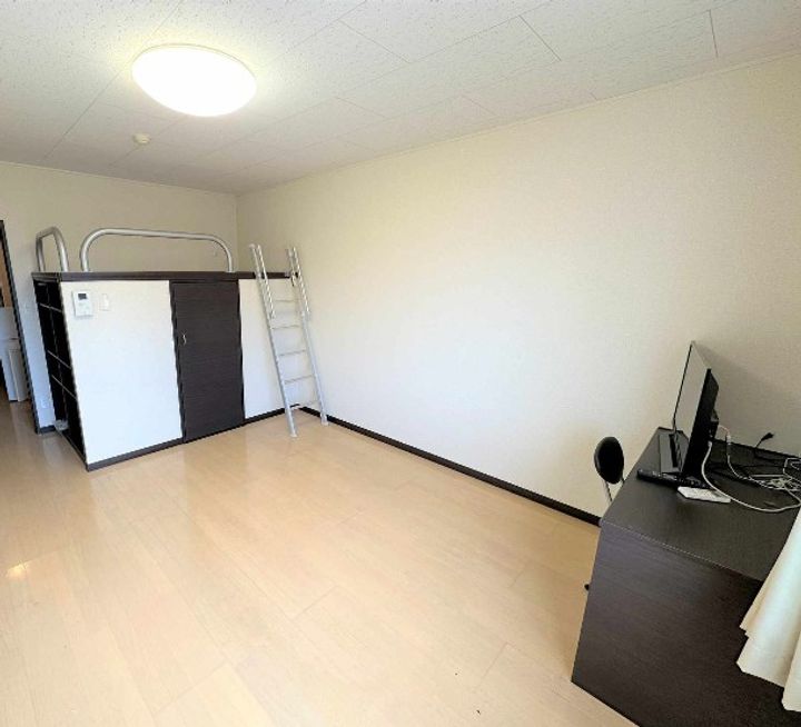 神奈川県横須賀市長沢4(マンション)の賃貸物件の居間