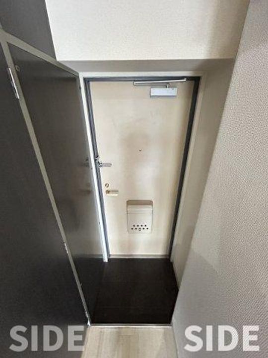 ラレジダンスド京橋の玄関