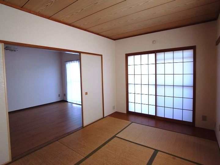 グリーンヒル藤が丘Cの居間