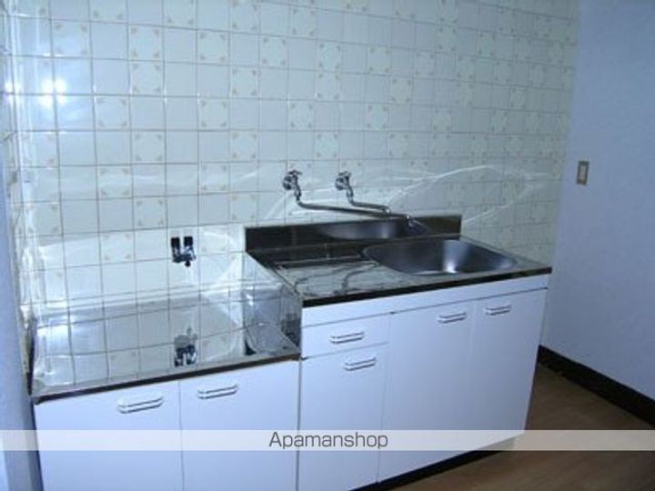 興里鈴丸ビルのキッチン