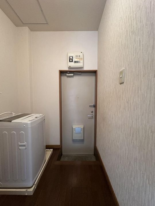 プラムハイツの玄関