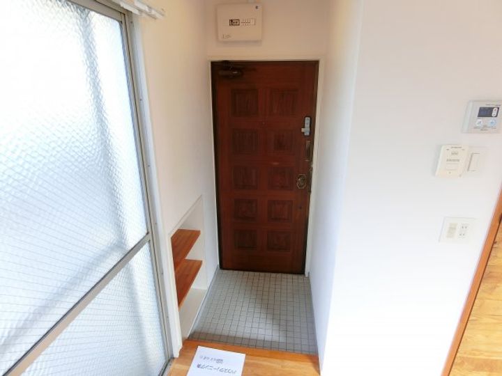 兵庫県西宮市甲子園八番町(マンション)の賃貸物件の玄関