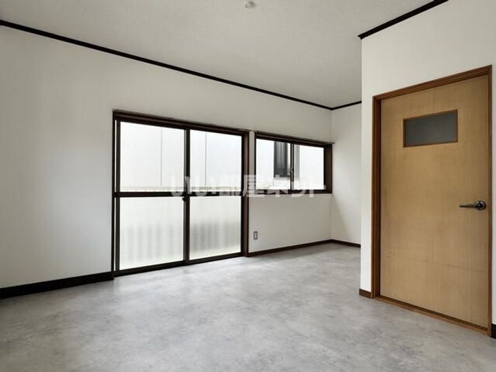 メーリー中西の内装