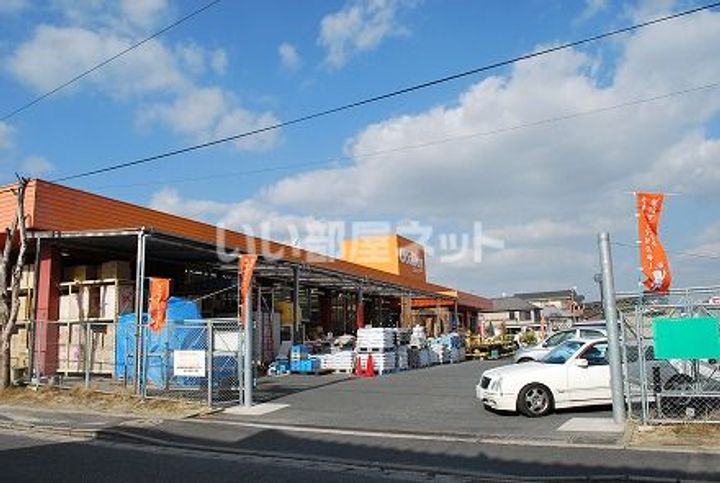 メーリー中西の周辺