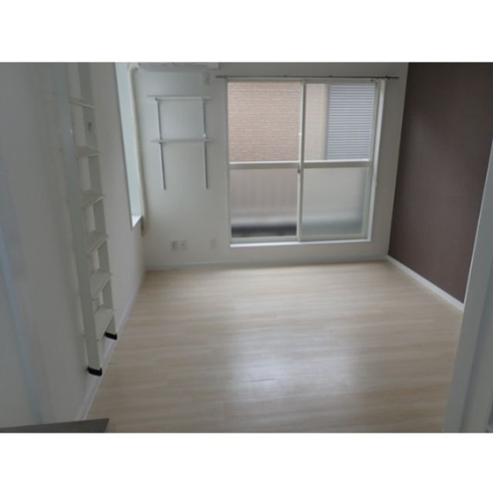 神奈川県厚木市三田2(アパート)の賃貸物件の居間