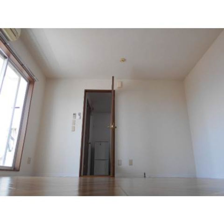 静岡県浜松市中央区根洗町(アパート)の賃貸物件の居間