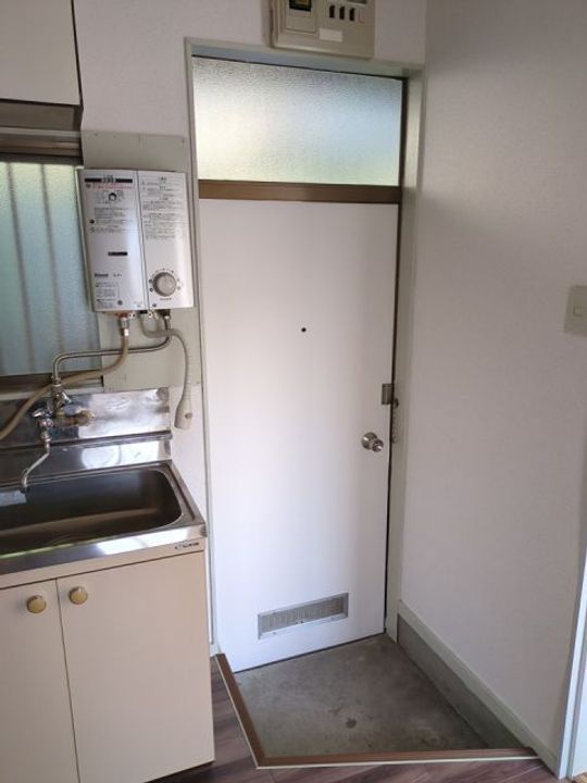 コーポマスコの玄関