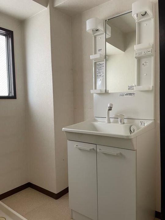 舟入コータースの内装