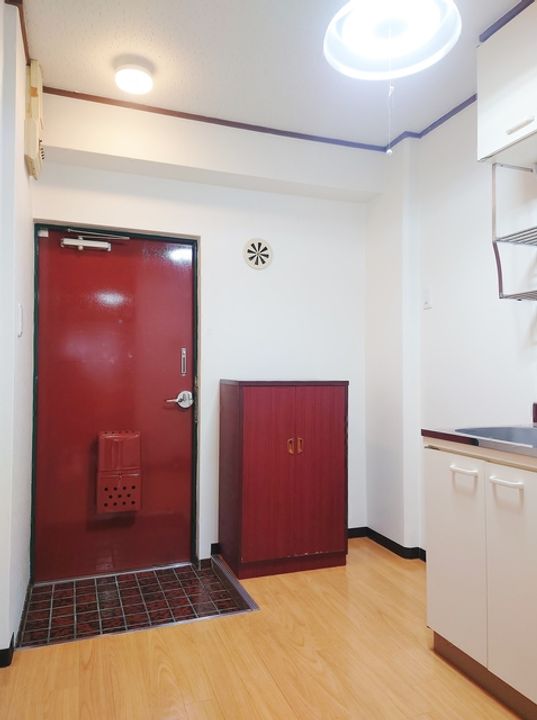 東中島第2土井マンションの玄関