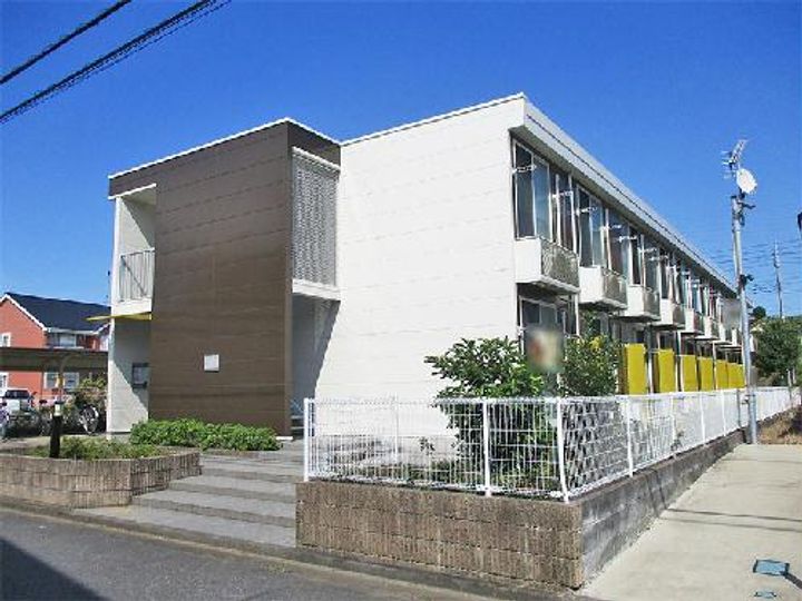 レオパレスカネエーズ松ヶ丘B棟の外観