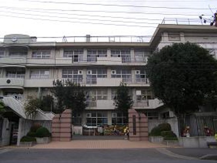 エクセルコーポの周辺