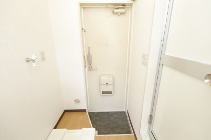 東京都江戸川区西篠崎1(アパート)の賃貸物件の玄関