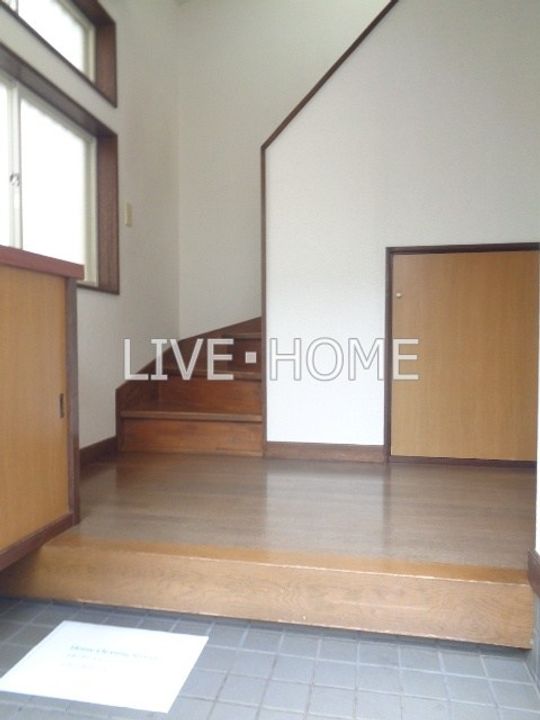 東京都杉並区宮前2(一戸建)の賃貸物件の玄関