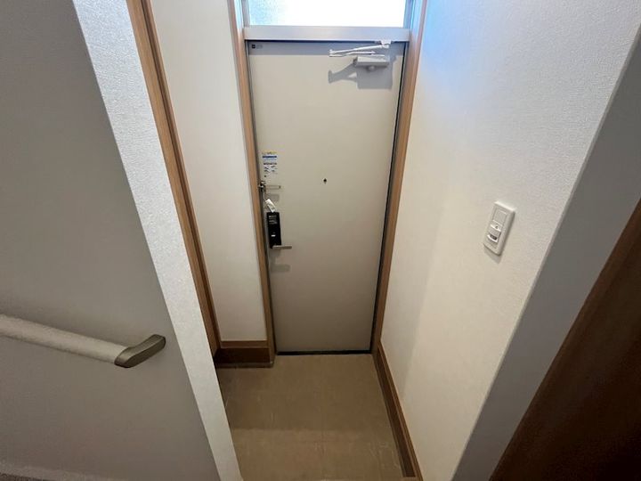 カーサ・プランツ B棟の玄関