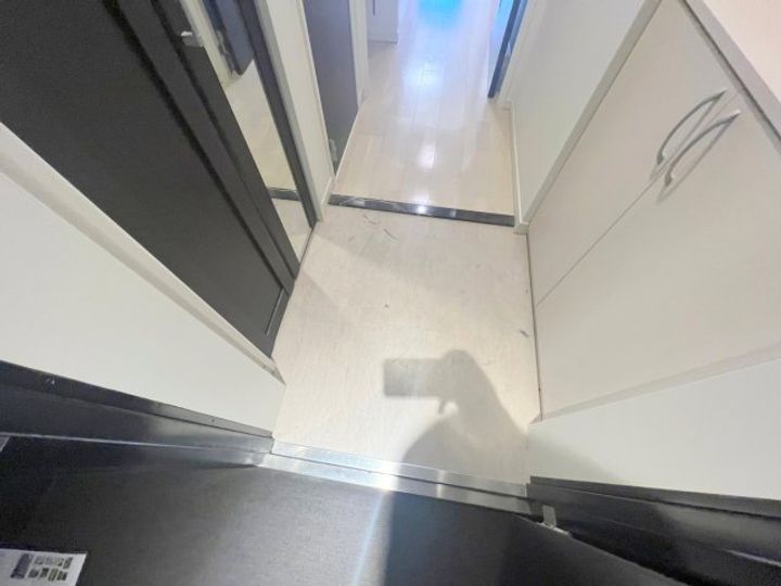 プレミアム菱屋西の玄関