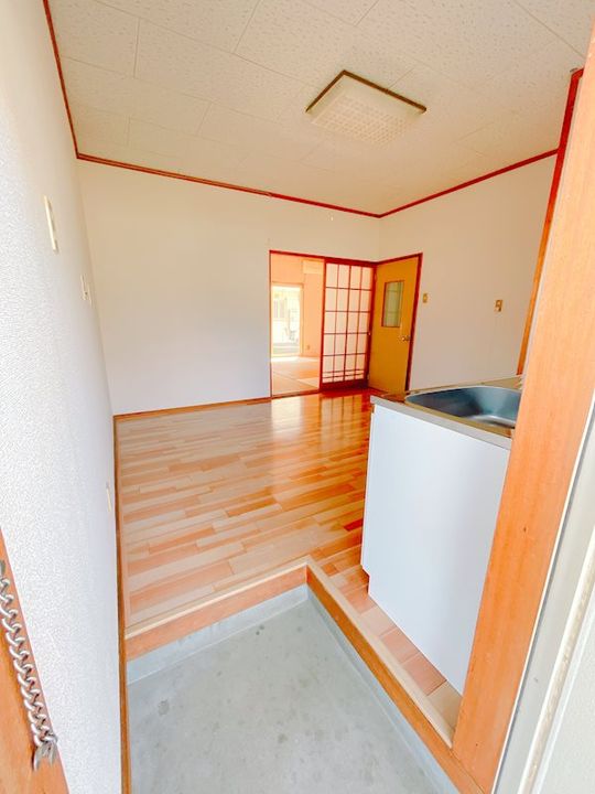 メゾン鎌田2の玄関