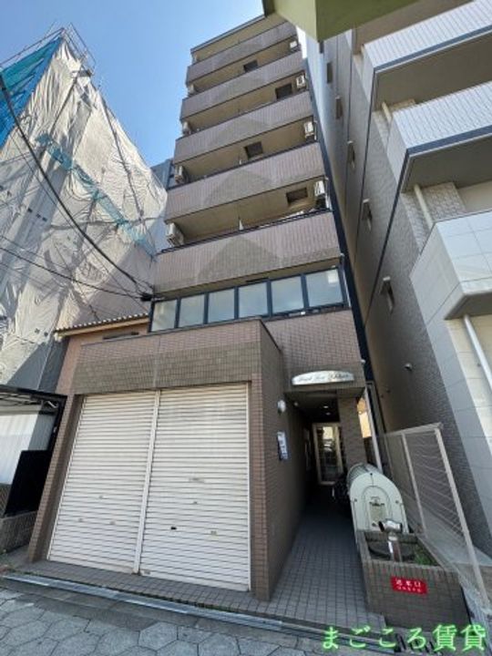 ロイヤルレスト芦原の外観
