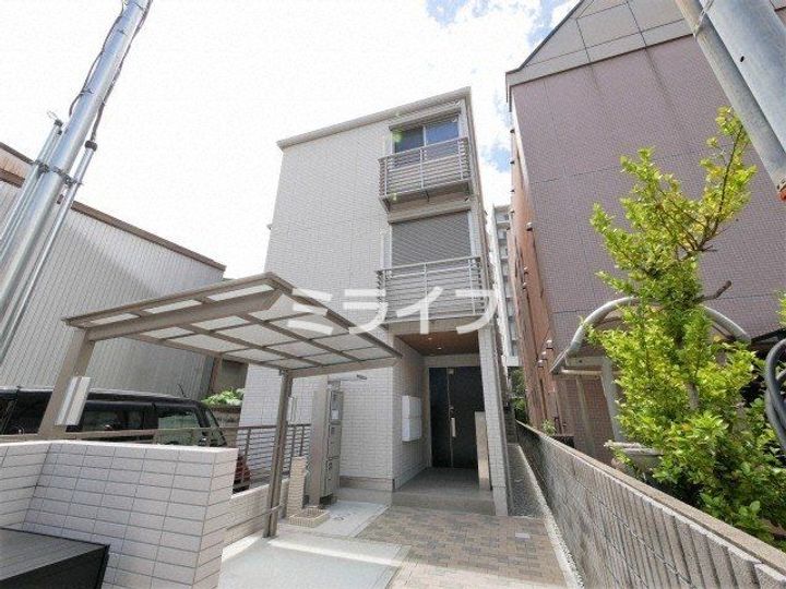 ラフィーネクローバーIIの外観