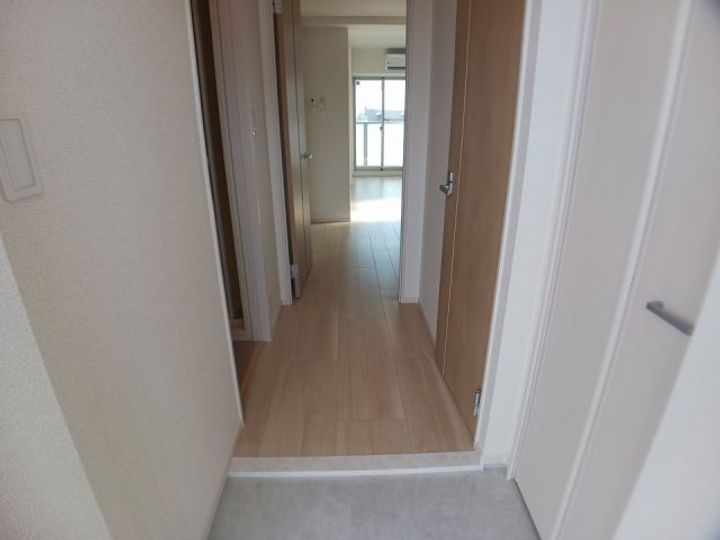 オリエントレジデンス門真殿島町の玄関