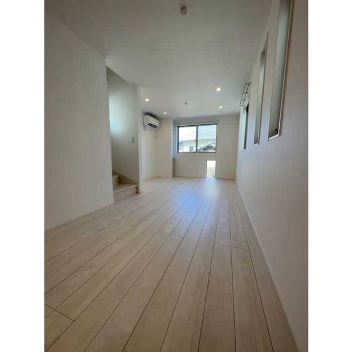 神奈川県横浜市旭区鶴ケ峰1(一戸建)の賃貸物件の居間