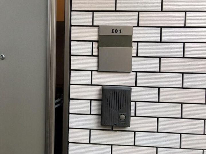 東京都文京区西片1(アパート)の賃貸物件の玄関