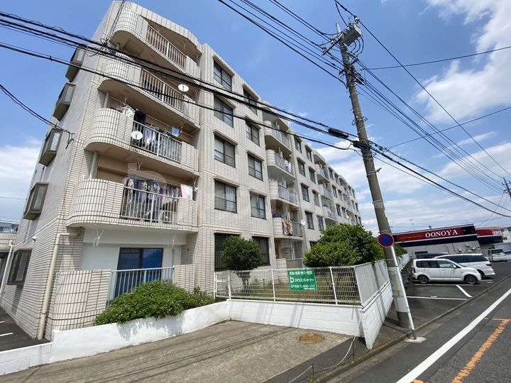 グランドハイムの外観